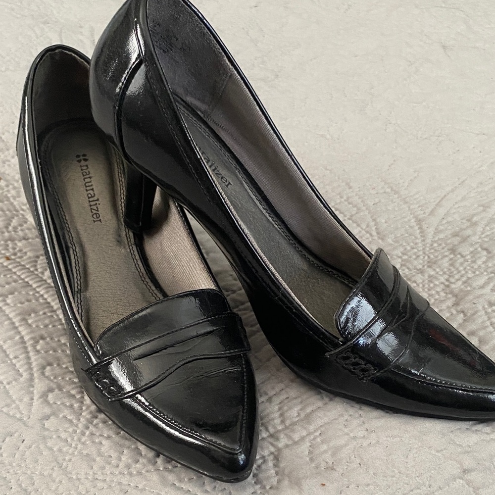 Naturalizer Shiny Black Heels